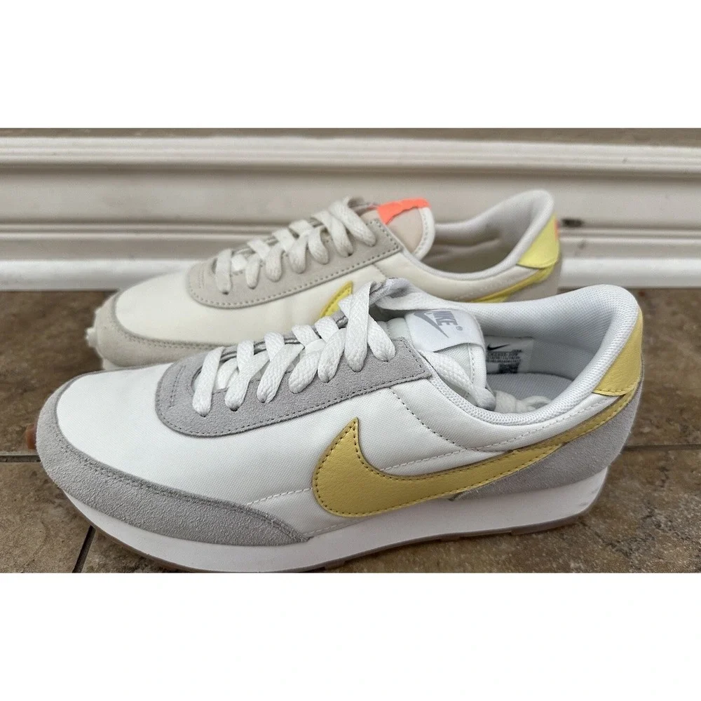 Nike Womens Daybreak Multicolors, Mismatch  Shoes Sneakers Sz 7 SALE SAMPLE